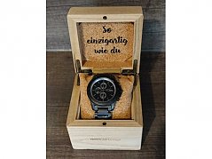 Uhr in Box