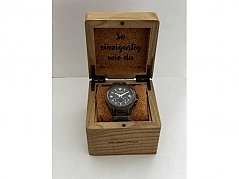 Uhr in Box
