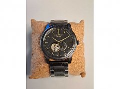 Uhr auf Kissen