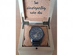 Uhr in Uhrenbox