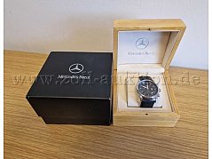 Gesamtansicht Armbanduhr mit Box