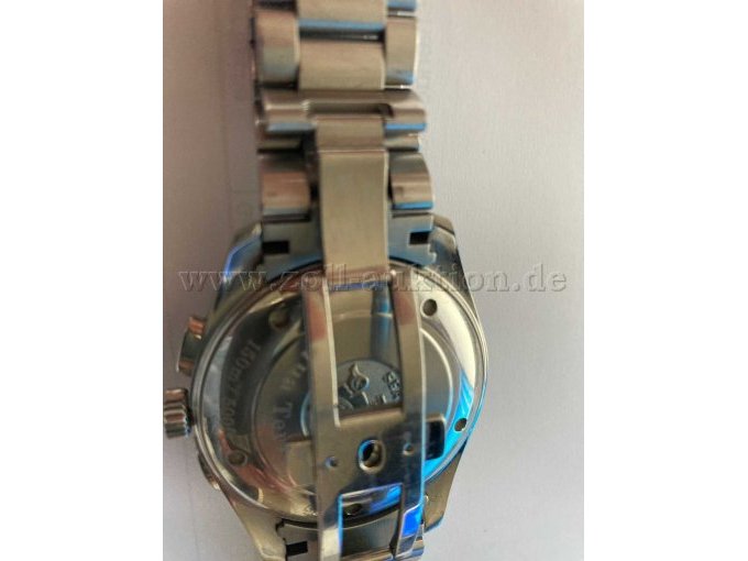 von unten, Verschluss