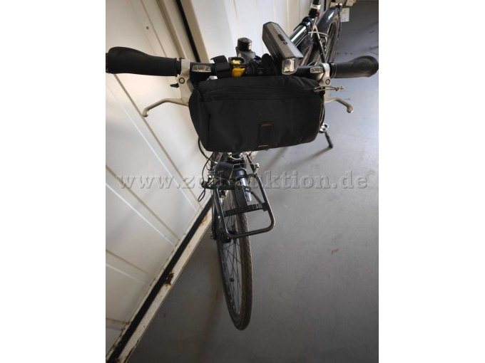 Ansicht von oben, vorne mit Tasche