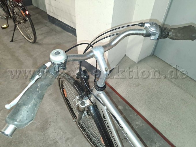 Herrenrad silber-grau Lenkerbeschädigt