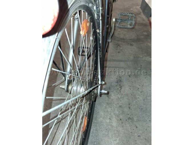 Herrenrad silber-grau Rahmen beschädigt