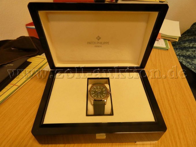 Uhr in der Box