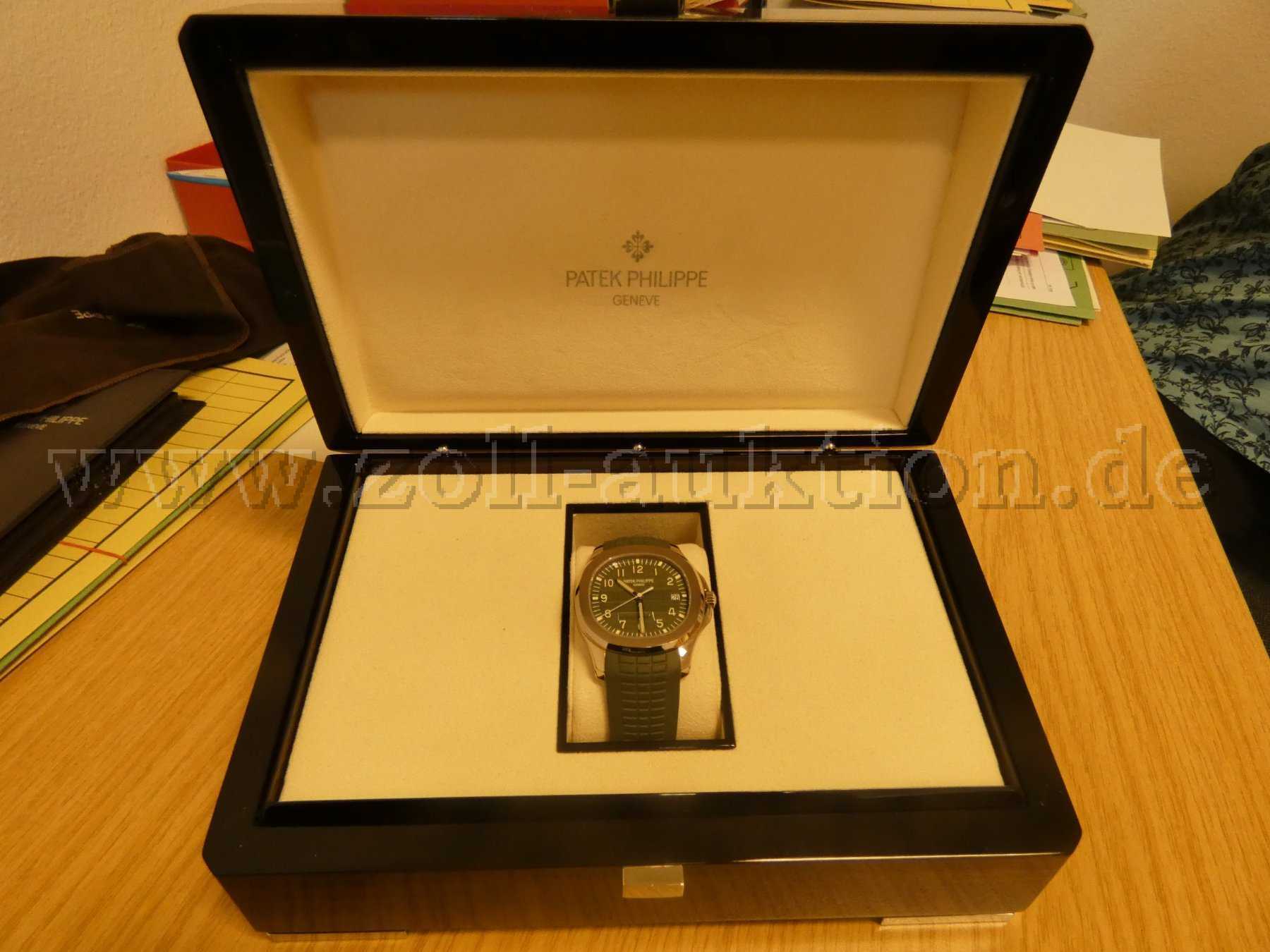 Uhr in der Box