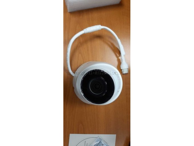 Überwachungskamera mit Schutzfolie