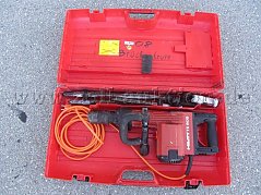 Hilti Meißelhammer, Gesamtansicht mit Koffer