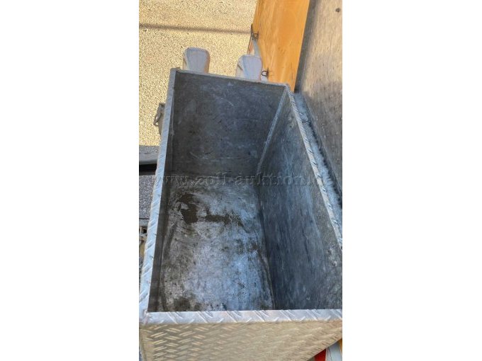 Staubox auf Deichsel