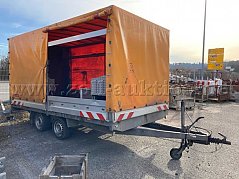 Anhänger mit Planenaufbau