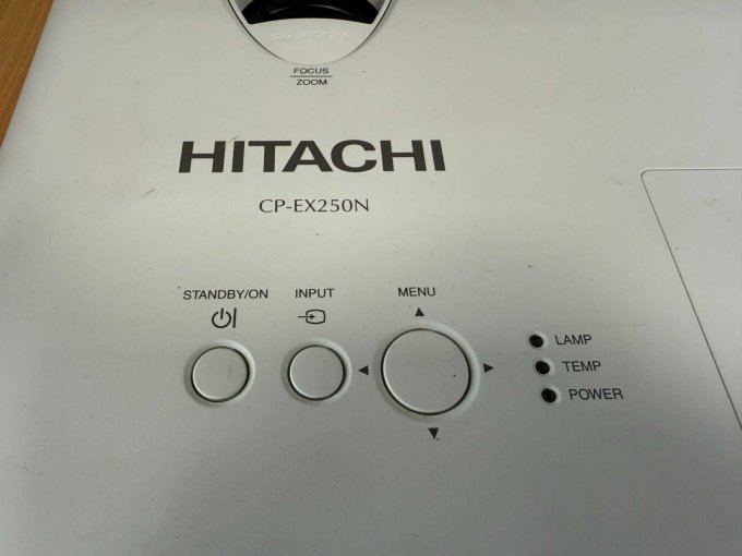 Hitachi CP-EX250N
Ansicht Bedienfeld