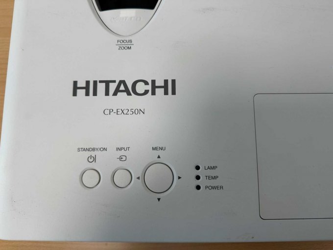 Hitachi CP-EX250N 
Ansicht des Bedienfeldes