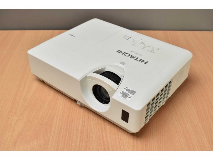 Hitachi CP-EX250N
Ansicht von vorne