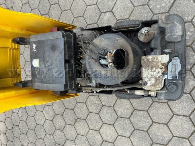 Draufsicht geöffnete Abdeckung