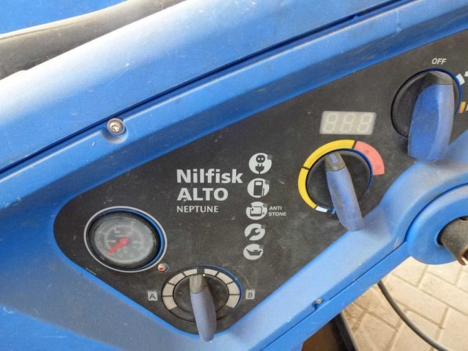 Bedienelemente und Anzeige