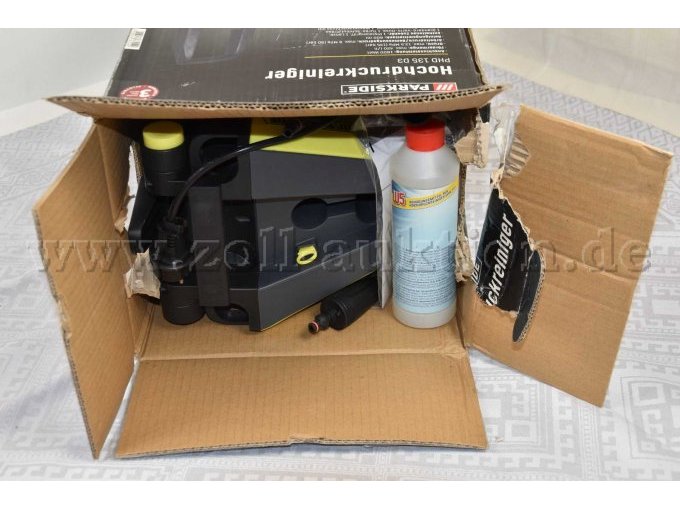 Sicht in die geöffnete Verpackung