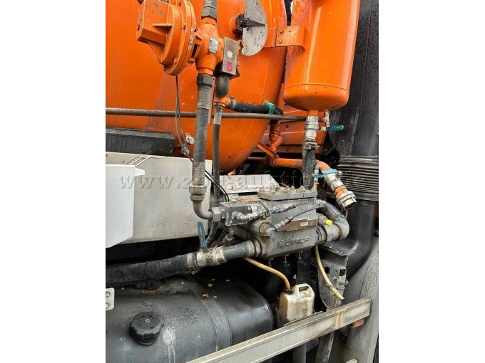 Hochdruckspül.Saugfahrzeug Firma Kroll