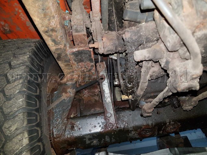 Defekter Hydraulikschlauch, Hydraulikölverlust