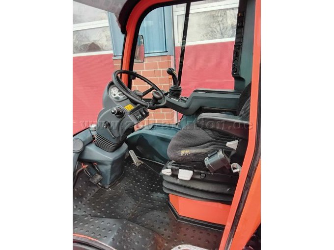 linke Seite Fahrerkabine