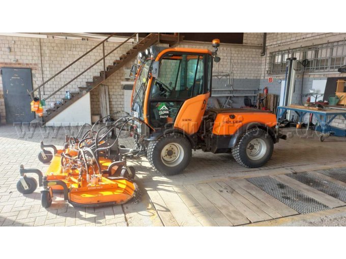 Seitenansicht mit Mähwerk