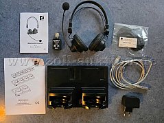 Gesamtansicht HolmCo Headset mit Ladestation