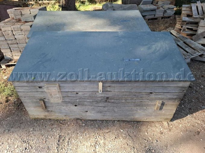 Holzkiste 2 vordere Ansicht Holzkiste 2 vordere Ansicht