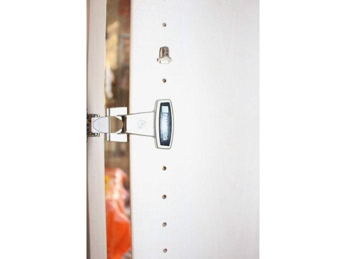 Beschlag mit Herstellerangabe