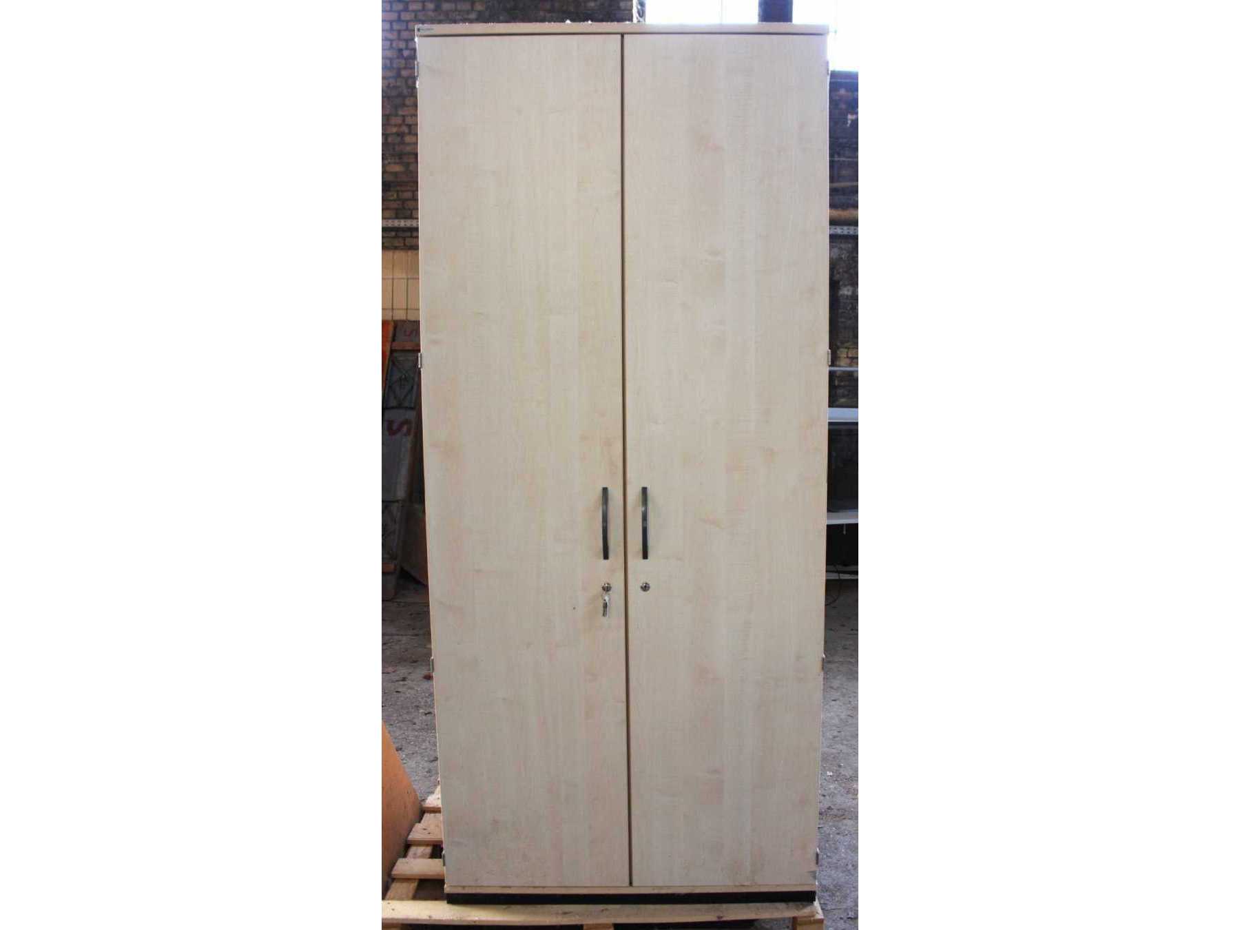 Vorderansicht Schrank