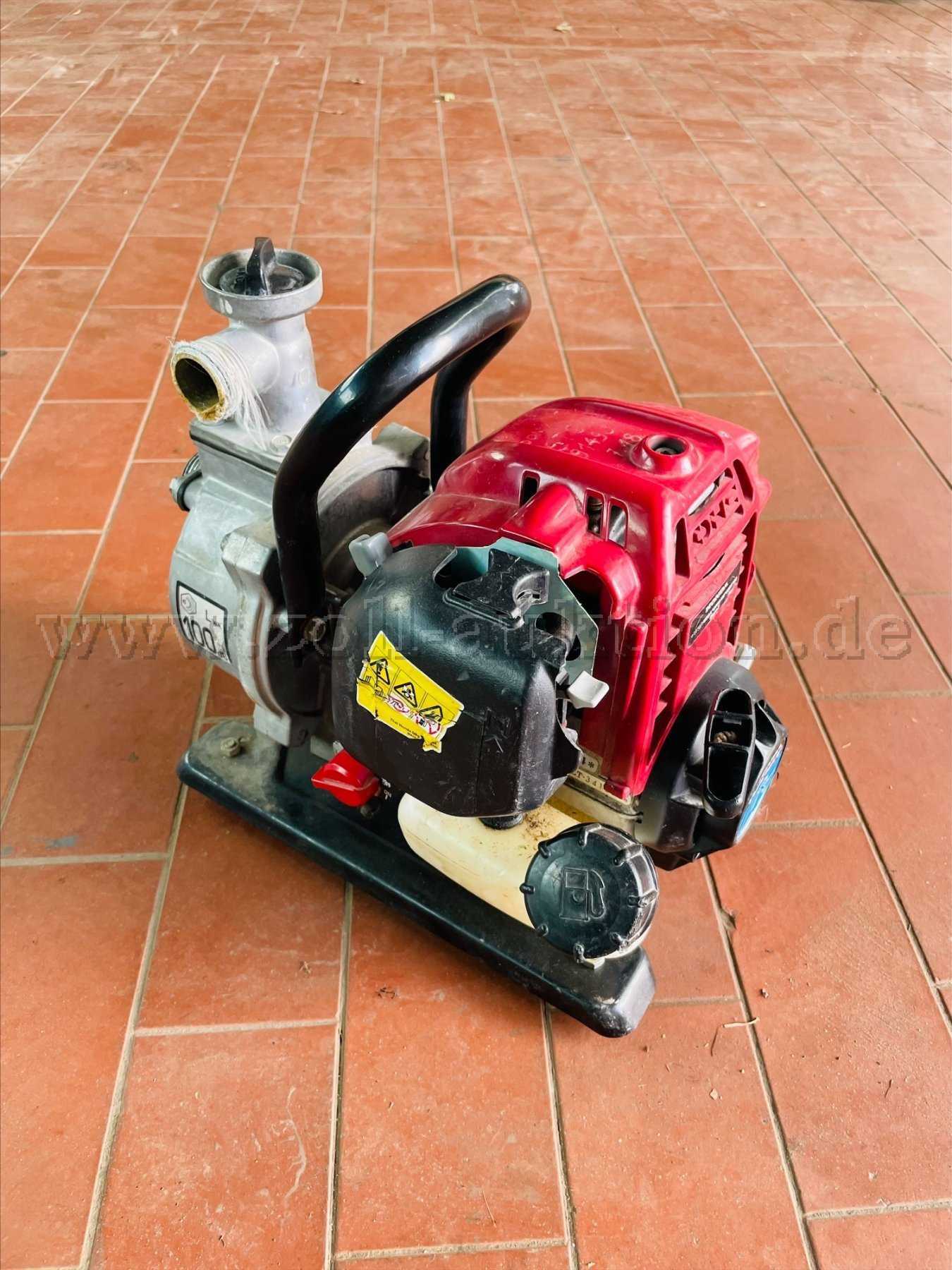 1 Honda water pump WX10T with engine damage