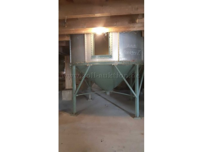 Unterer Teil eines noch aufgebauten Silos Unterer Teil eines noch aufgebauten Silos