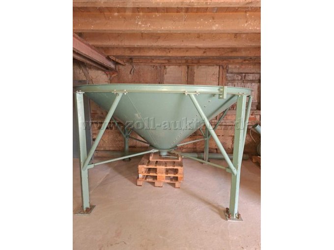 Trichter mit Tragring und Stützen