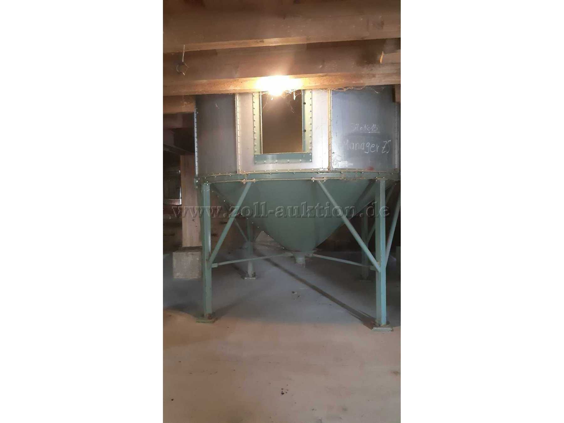 Unterer Teil eines noch aufgebauten Silos