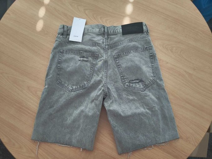 1 Hose kurz, Marke Bershka, Größe 36, grau – foto 2 – kavel bij Zoll-Auktion, Isernhagen