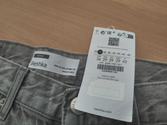 1 Hose kurz, Marke Bershka, Größe 36, grau – foto 3 – kavel bij Zoll-Auktion, Isernhagen
