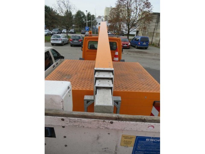 Ansicht aus Hebebühnenkorb in Fahrtrichtung