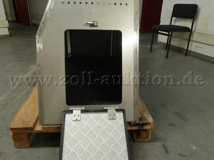 Rückenansicht Fluchtklappe geöffnet