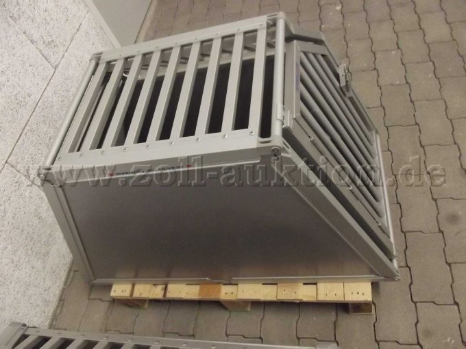 Hundebox von links