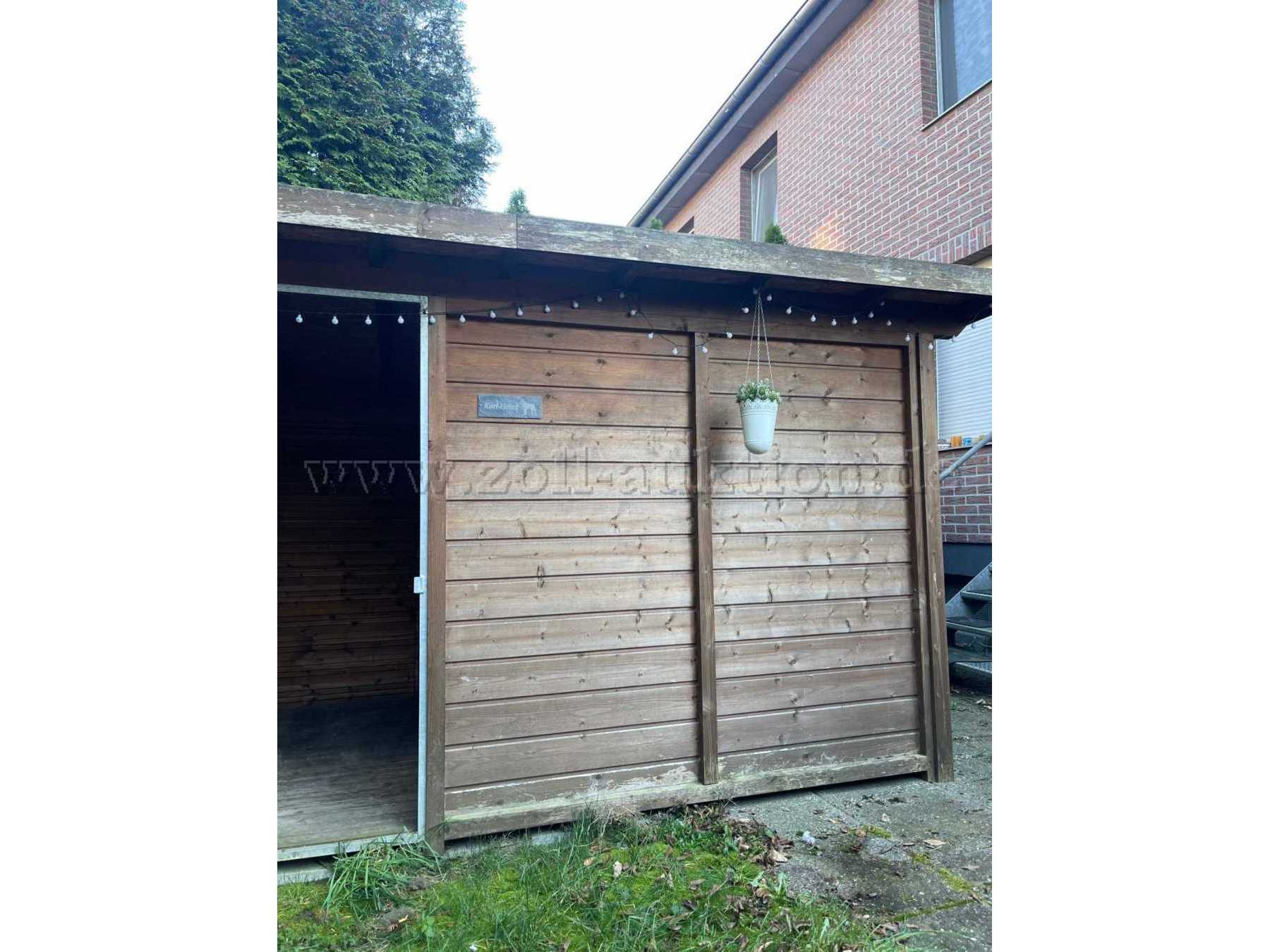 Zwinger von außen (rechte Seite))