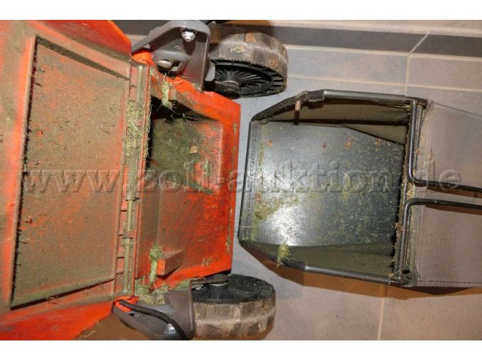 Detailaufnahme mit geöffneter Klappe