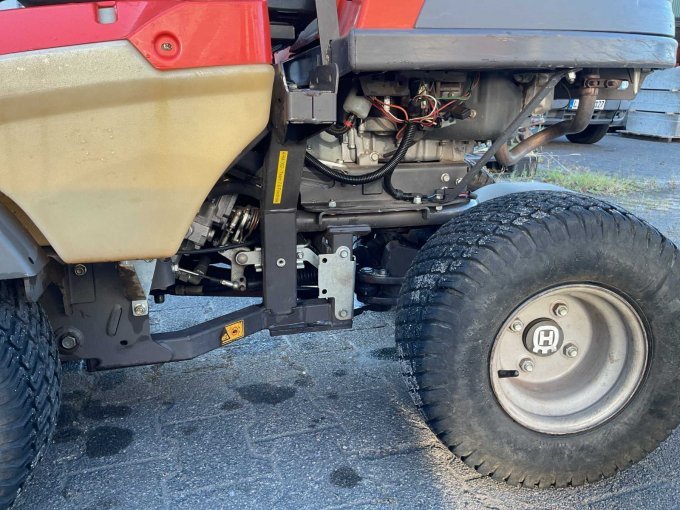 Seitenansicht auf den Motor von links