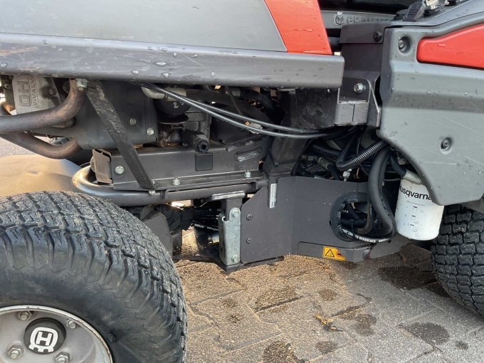 Seitenansicht auf den Motor von rechts
