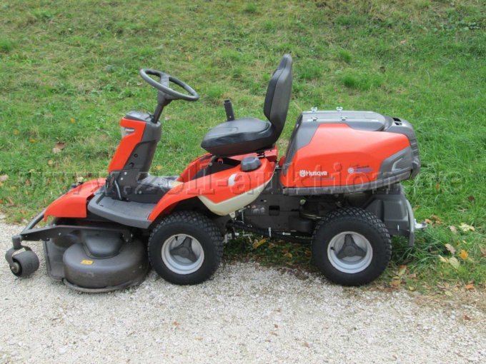 Husqvarna Rasenmäher- links