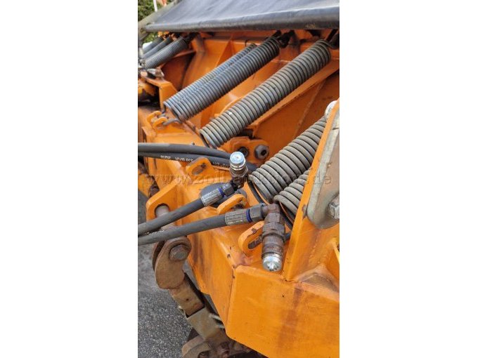 Nahaufnahme Hydraulikschläuche