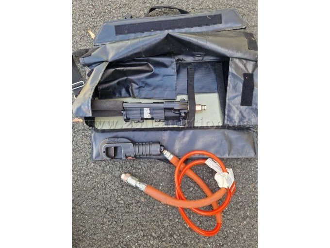 1 Hydraulik-Handpumpe mit kleiner Schere (Pedalschneider) Hurst Jaws of Life – foto 2 – kavel bij Zoll-Auktion, Rudolstadt