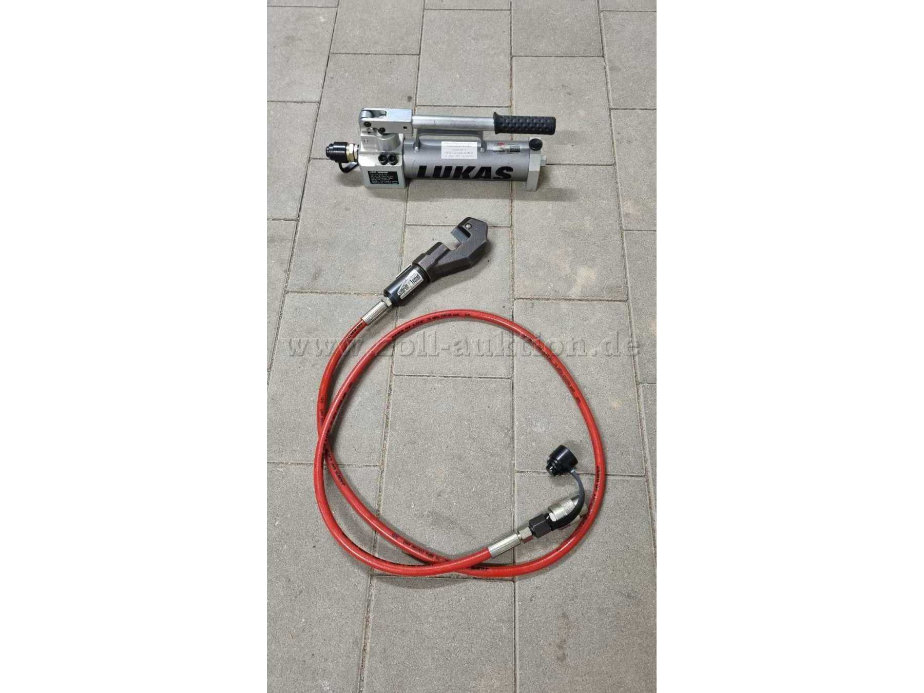 Schneidsatz mit Hydraulikpumpe