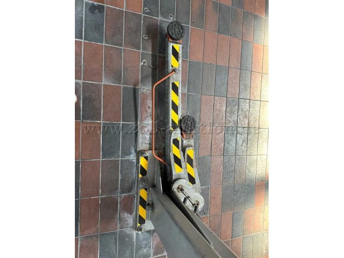 1 Hydraulische_2-Säulen-Hebebühne_Becker&Söhne_TwinLift 320/16/N – foto 6 – kavel bij Zoll-Auktion, Nürnberg