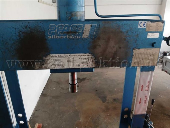 1 Hydraulische werkplaatspers HWPEP 1-40 – foto 3 – kavel bij Zoll-Auktion, Kempten (Allgäu)