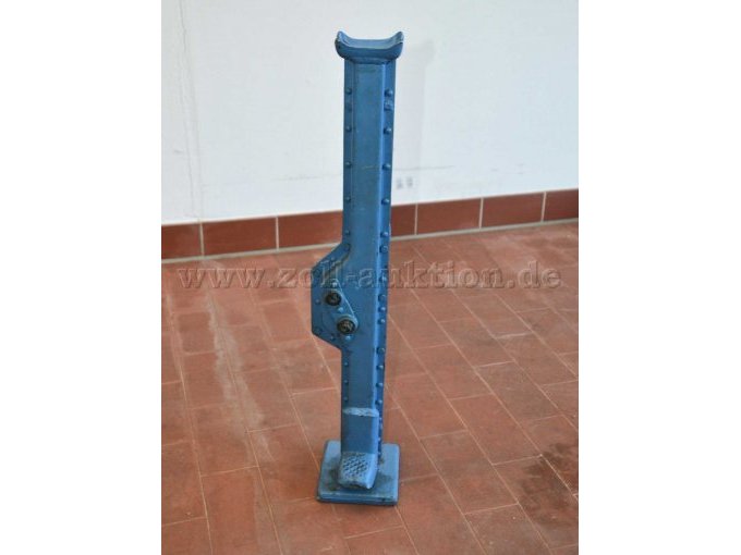 Ansicht: hydraulische Büffelwinde von hinten