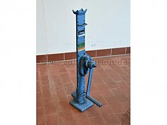 Ansicht: hydraulische Büffelwinde von vorne